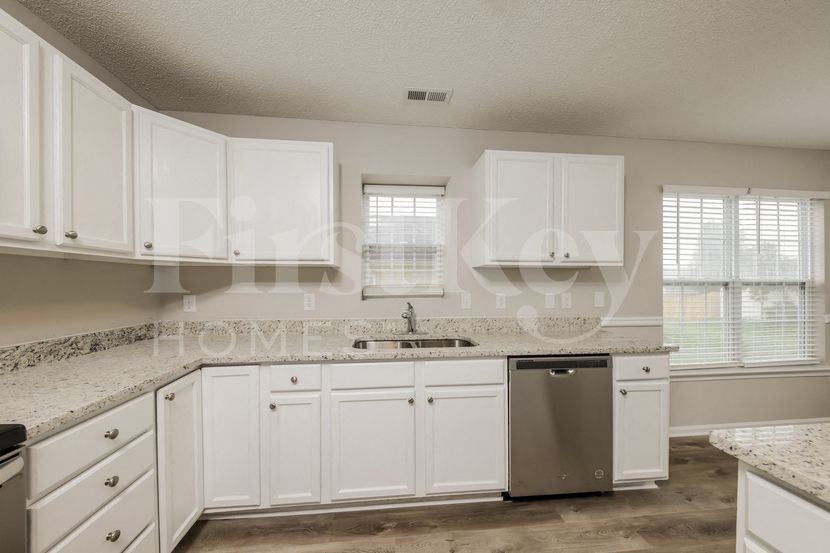 4944 Lighthouse Ct - Photo 7 of 15