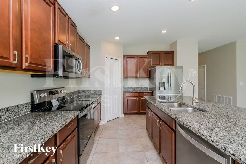 6117 Tremeza Pl - Photo 5 of 15