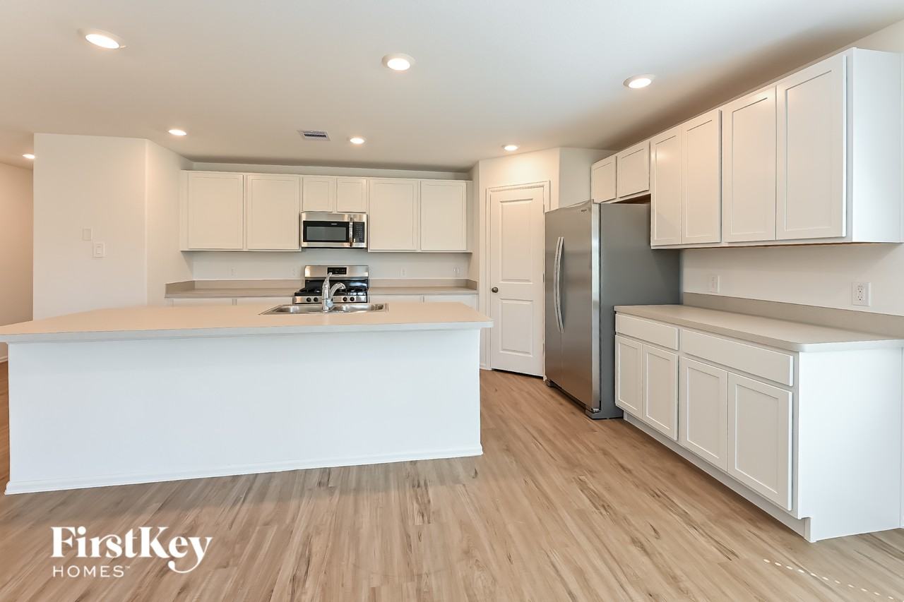 24215 Becker Hollow Ln - Photo 6 of 15