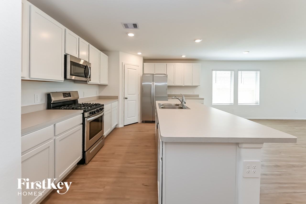 24215 Becker Hollow Ln - Photo 7 of 15