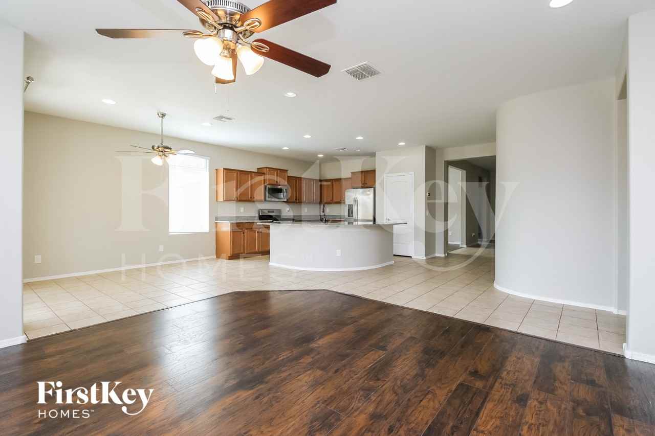 925 W Danish Red Trl - Photo 3 of 15