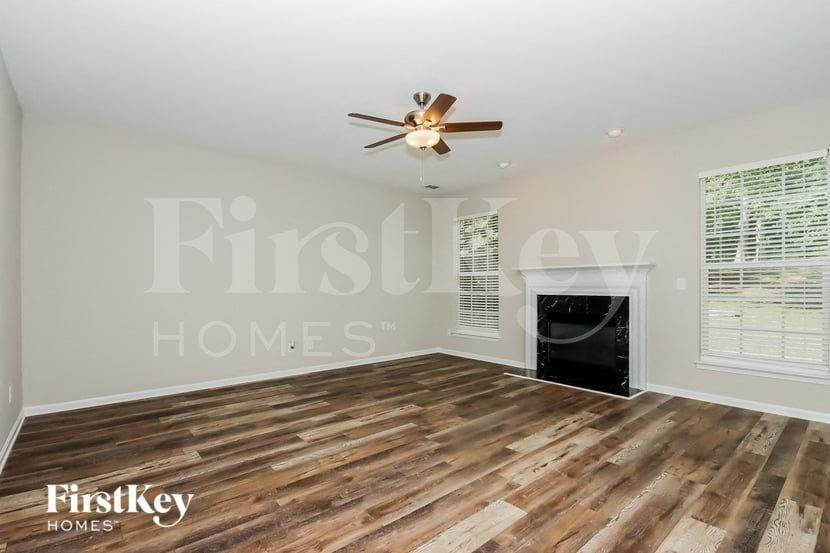 105 Meandering Way Ln - Photo 2 of 15