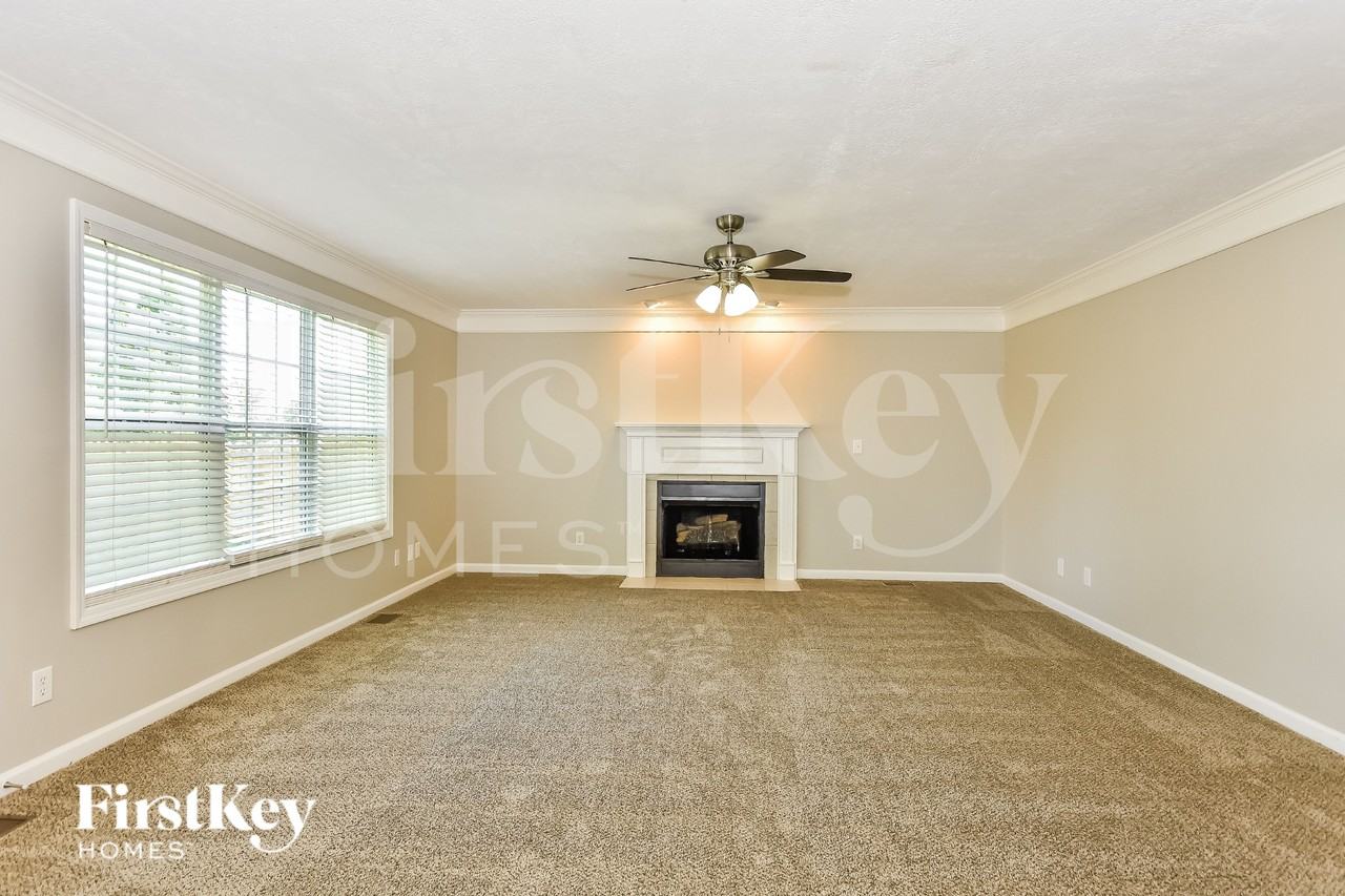 1161 Castlewood Dr - Photo 5 of 18