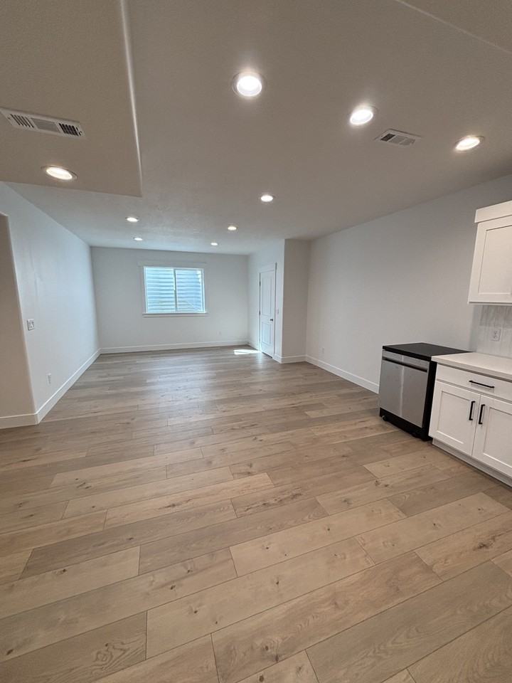 13326 S Henning Cir #1 - Photo 4 of 21