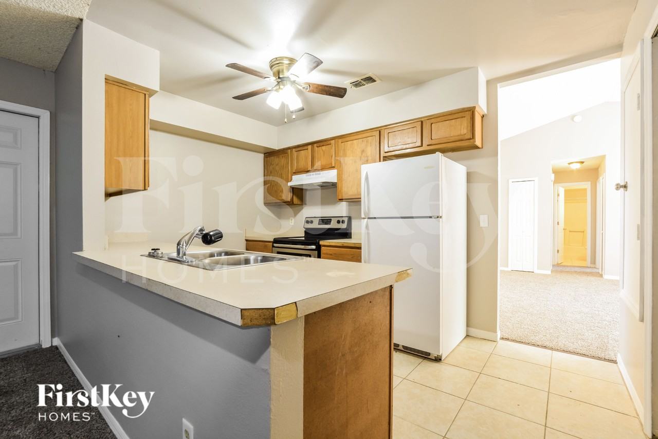 2175 Carriage Pointe Loop - Photo 4 of 16