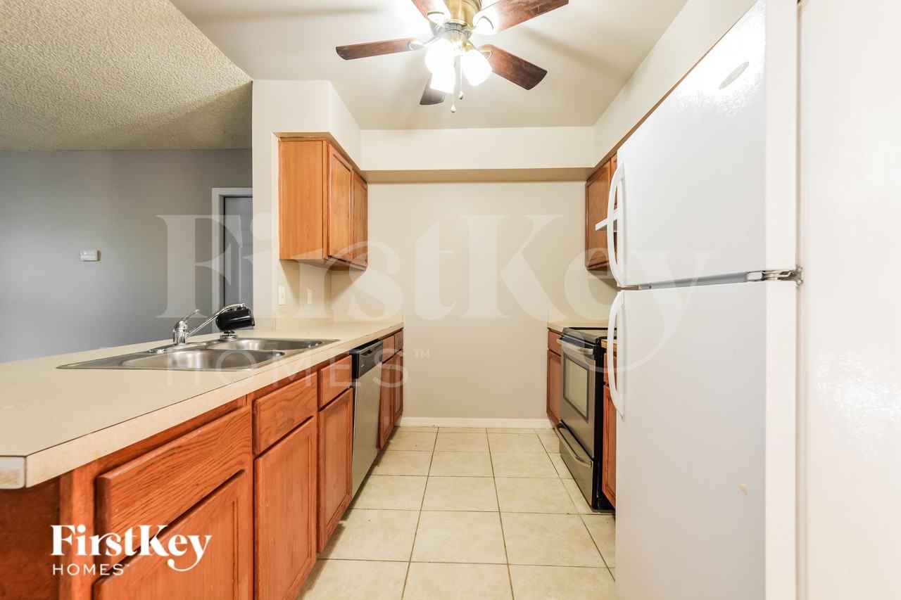 2175 Carriage Pointe Loop - Photo 5 of 16