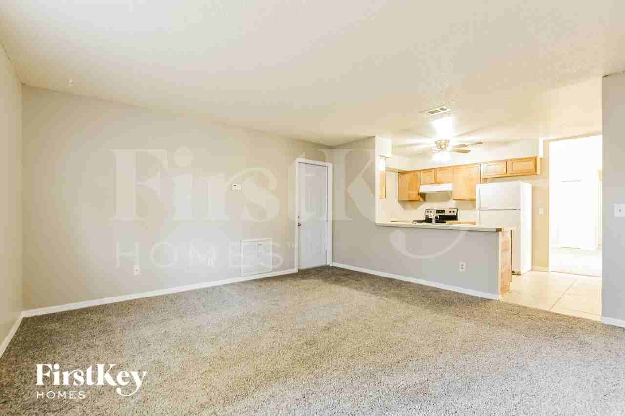 2175 Carriage Pointe Loop - Photo 7 of 16