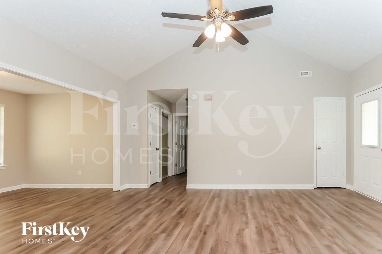 290 Willow Shoals Dr - Photo 2 of 15