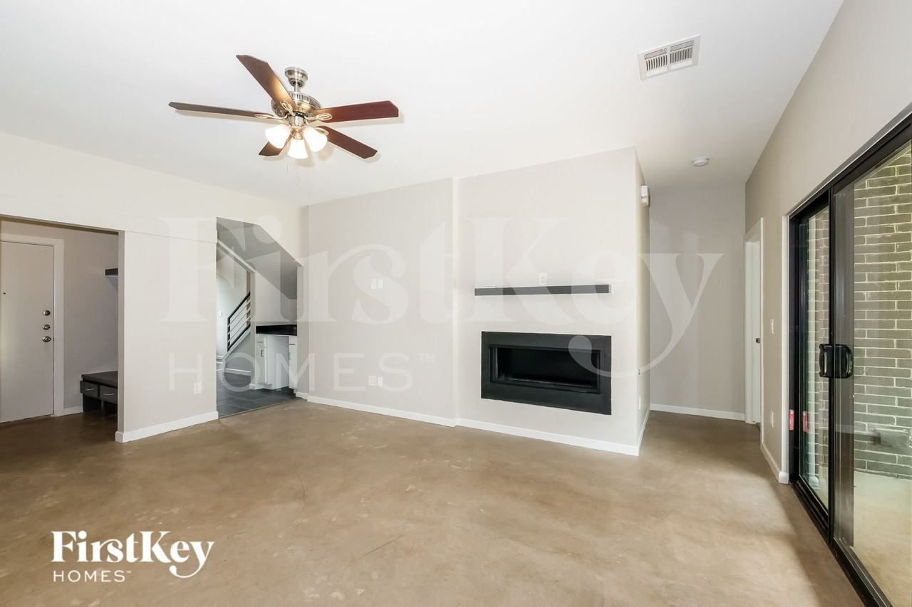 15940 Aparados Way - Photo 3 of 16