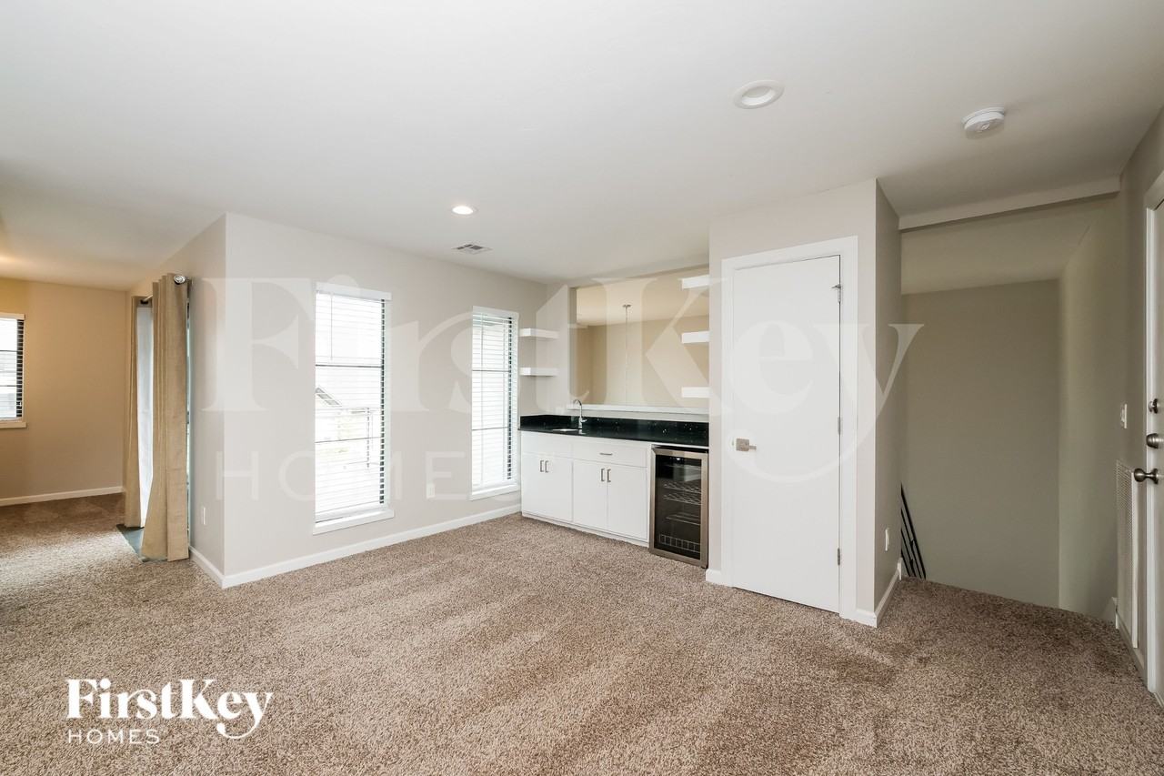 15940 Aparados Way - Photo 4 of 16