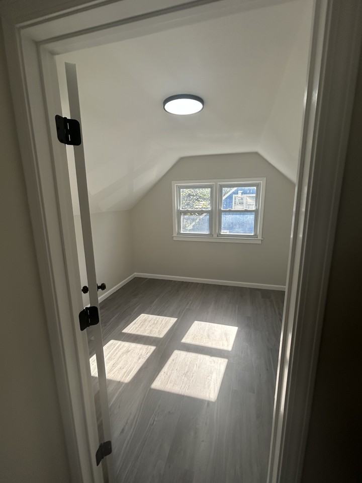 9404 Omar Khayyam Blvd - Photo 3 of 10