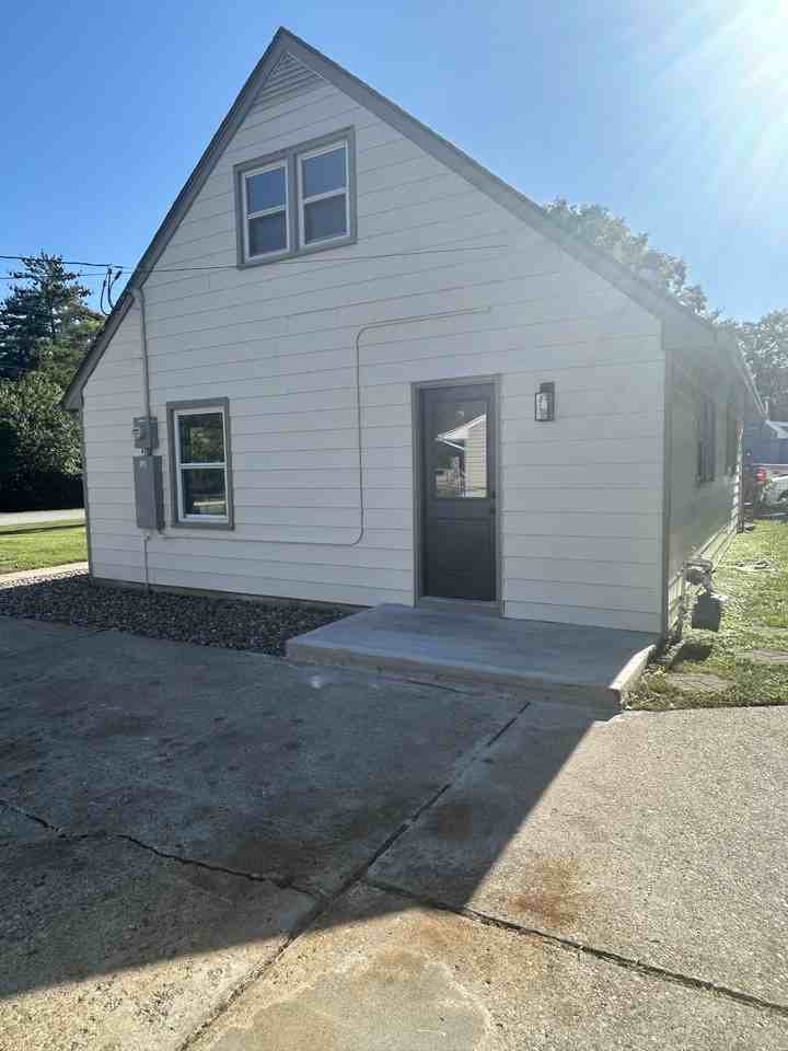 9404 Omar Khayyam Blvd - Photo 6 of 10