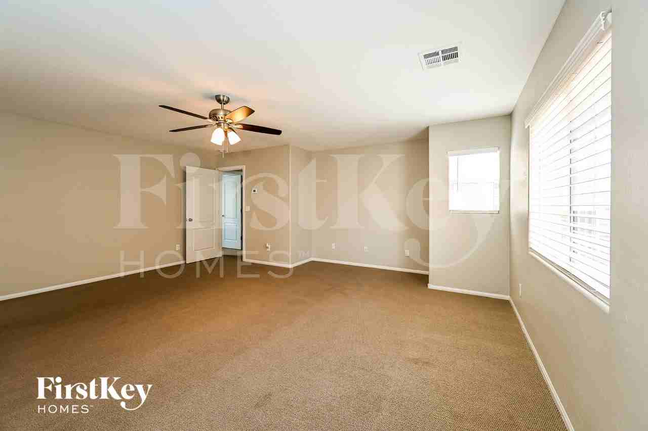 8324 Mokena Ave - Photo 6 of 15