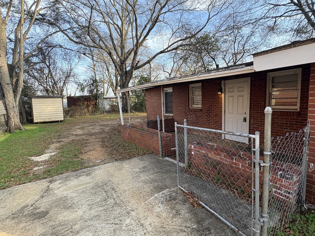 622 6th St - Photo 2 of 10