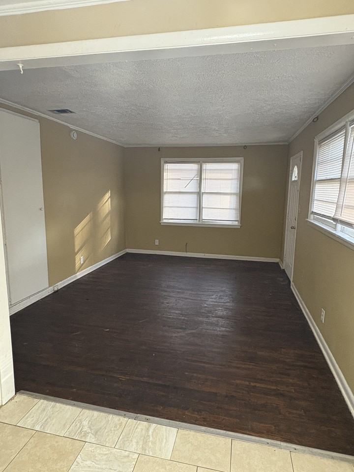 622 6th St - Photo 4 of 10