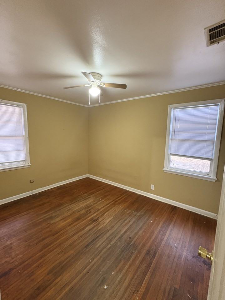 622 6th St - Photo 7 of 10