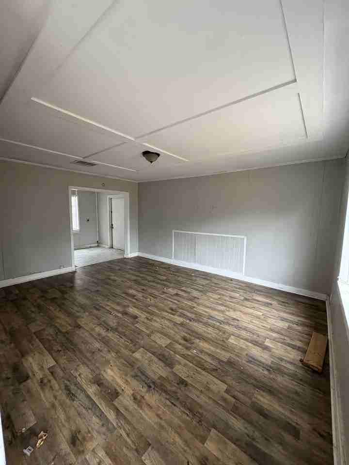 3963 S Court St - Photo 2 of 9