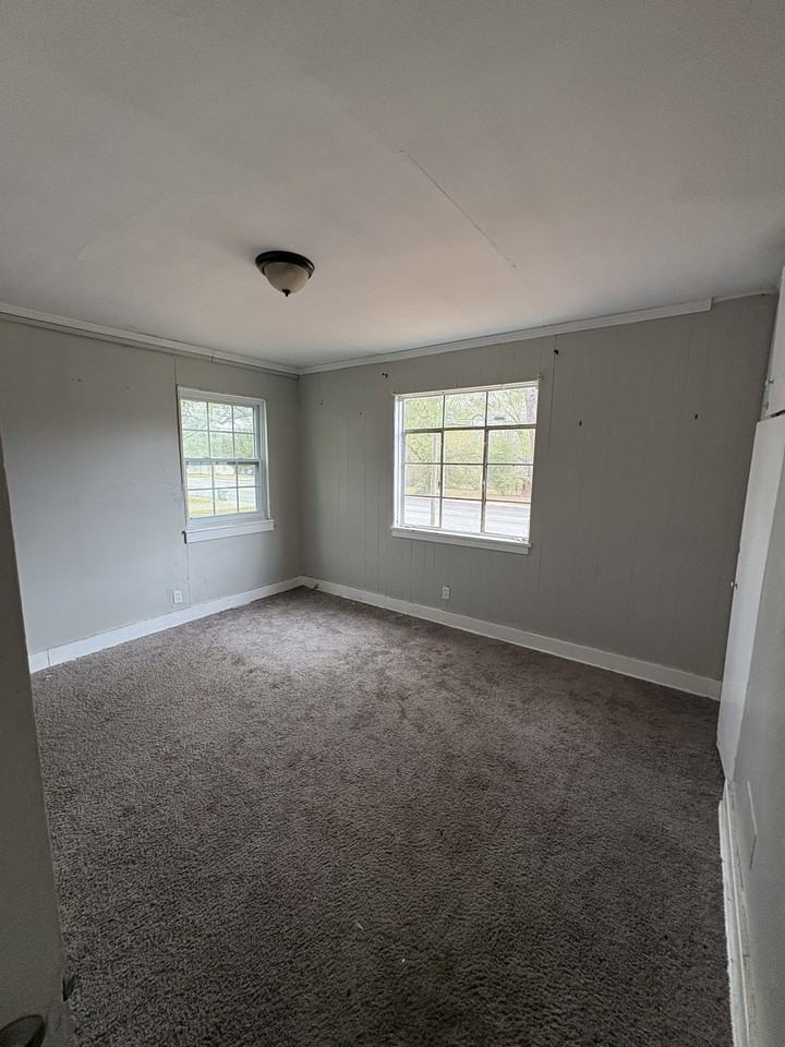 3963 S Court St - Photo 6 of 9