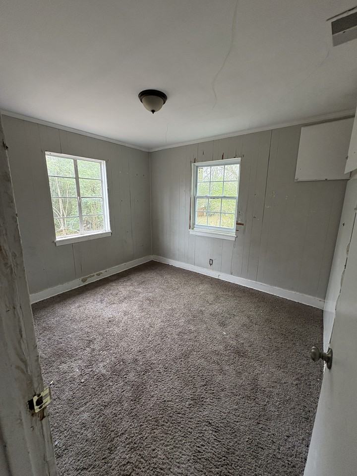 3963 S Court St - Photo 7 of 9