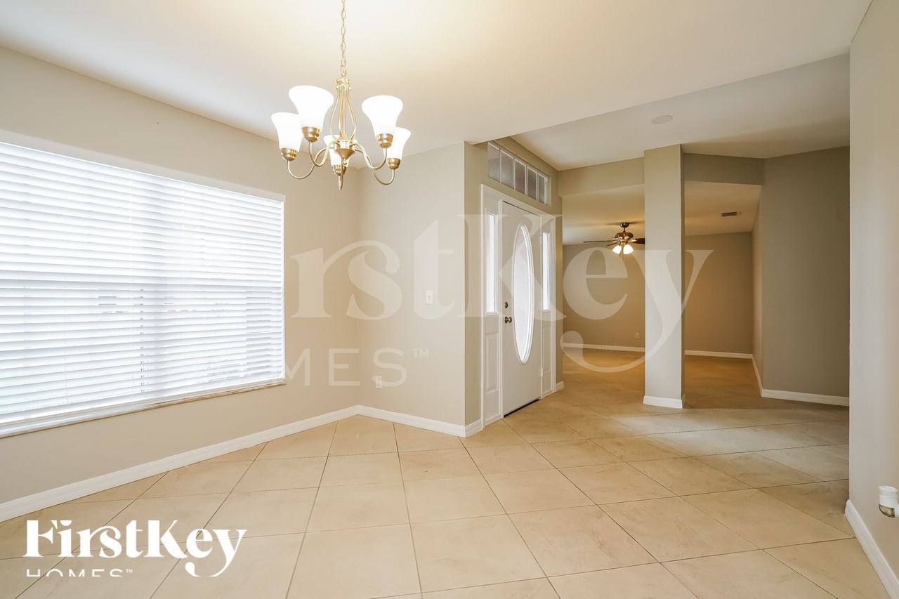 8140 Liriope Loop - Photo 4 of 16