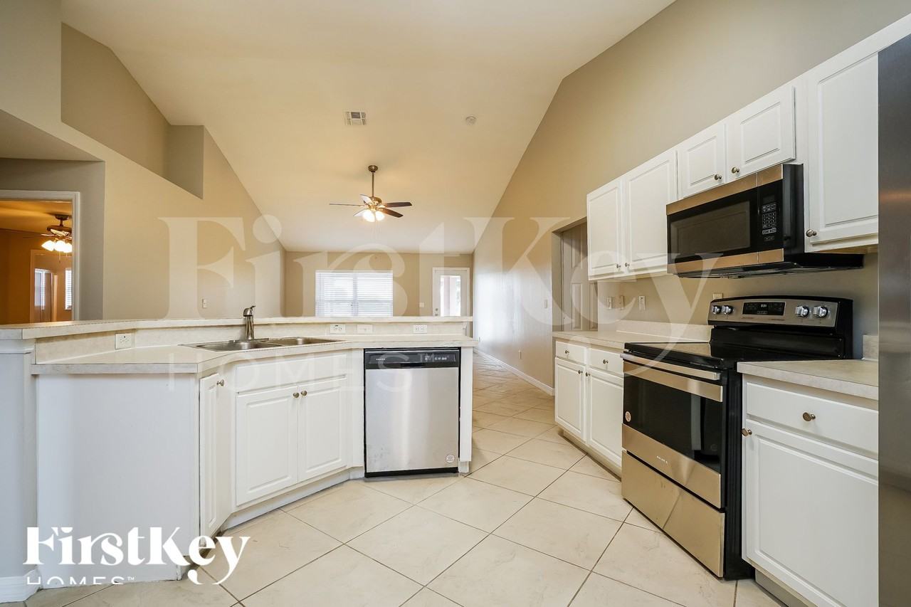 8140 Liriope Loop - Photo 5 of 16