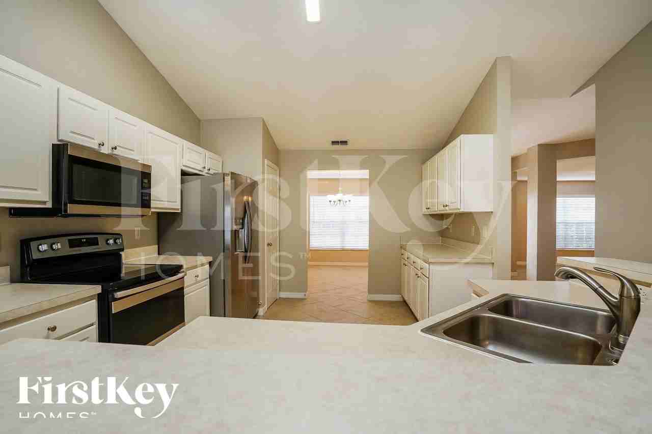 8140 Liriope Loop - Photo 6 of 16