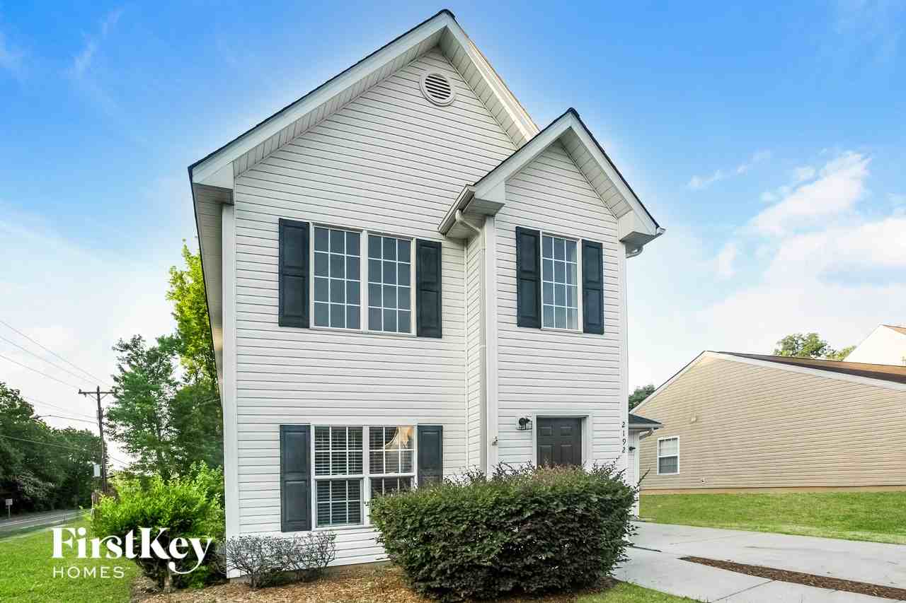 2192 Mallard Pointe Dr - Photo 2 of 15