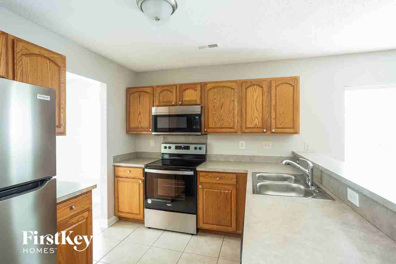 2192 Mallard Pointe Dr - Photo 5 of 15