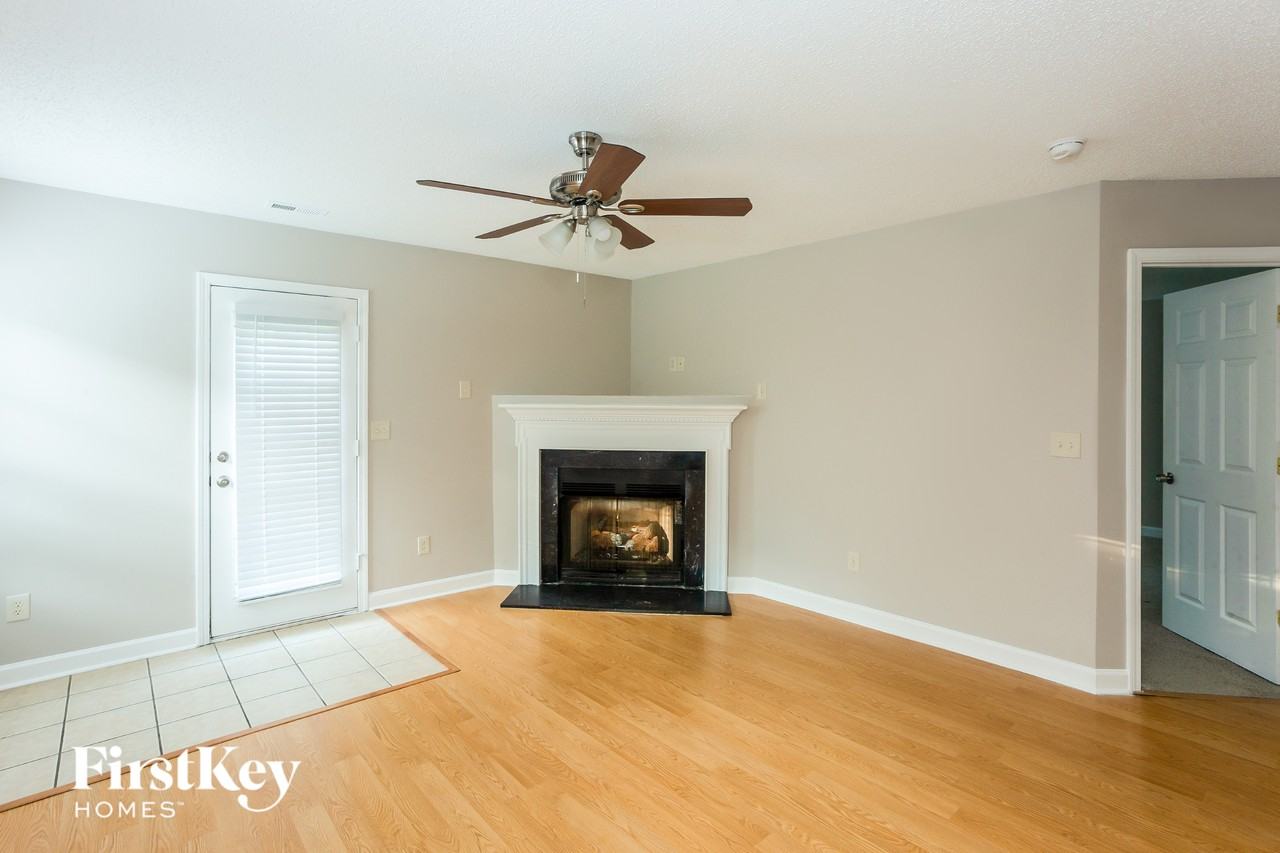 2192 Mallard Pointe Dr - Photo 6 of 15