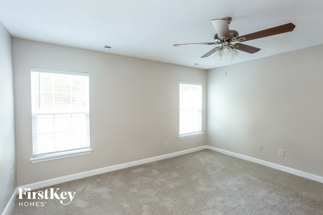 2192 Mallard Pointe Dr - Photo 7 of 15