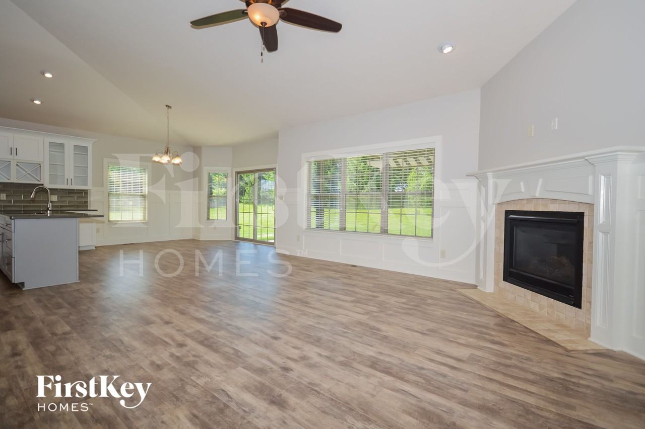 4405 Nottinghill Dr - Photo 3 of 15