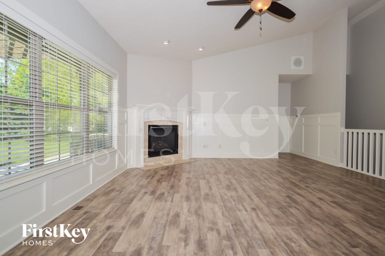 4405 Nottinghill Dr - Photo 4 of 15