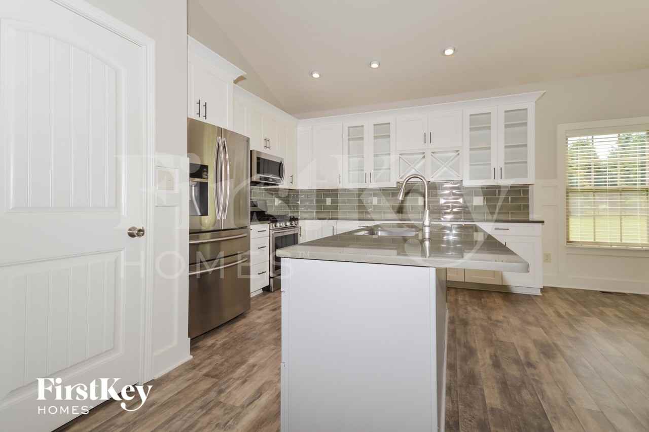 4405 Nottinghill Dr - Photo 7 of 15