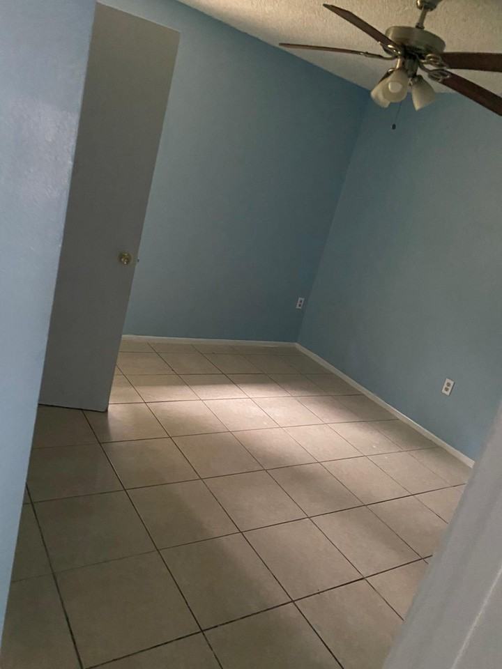 1013 S Persimmon Ave - Photo 4 of 11