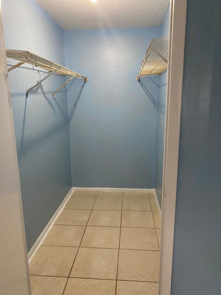 1013 S Persimmon Ave - Photo 7 of 11