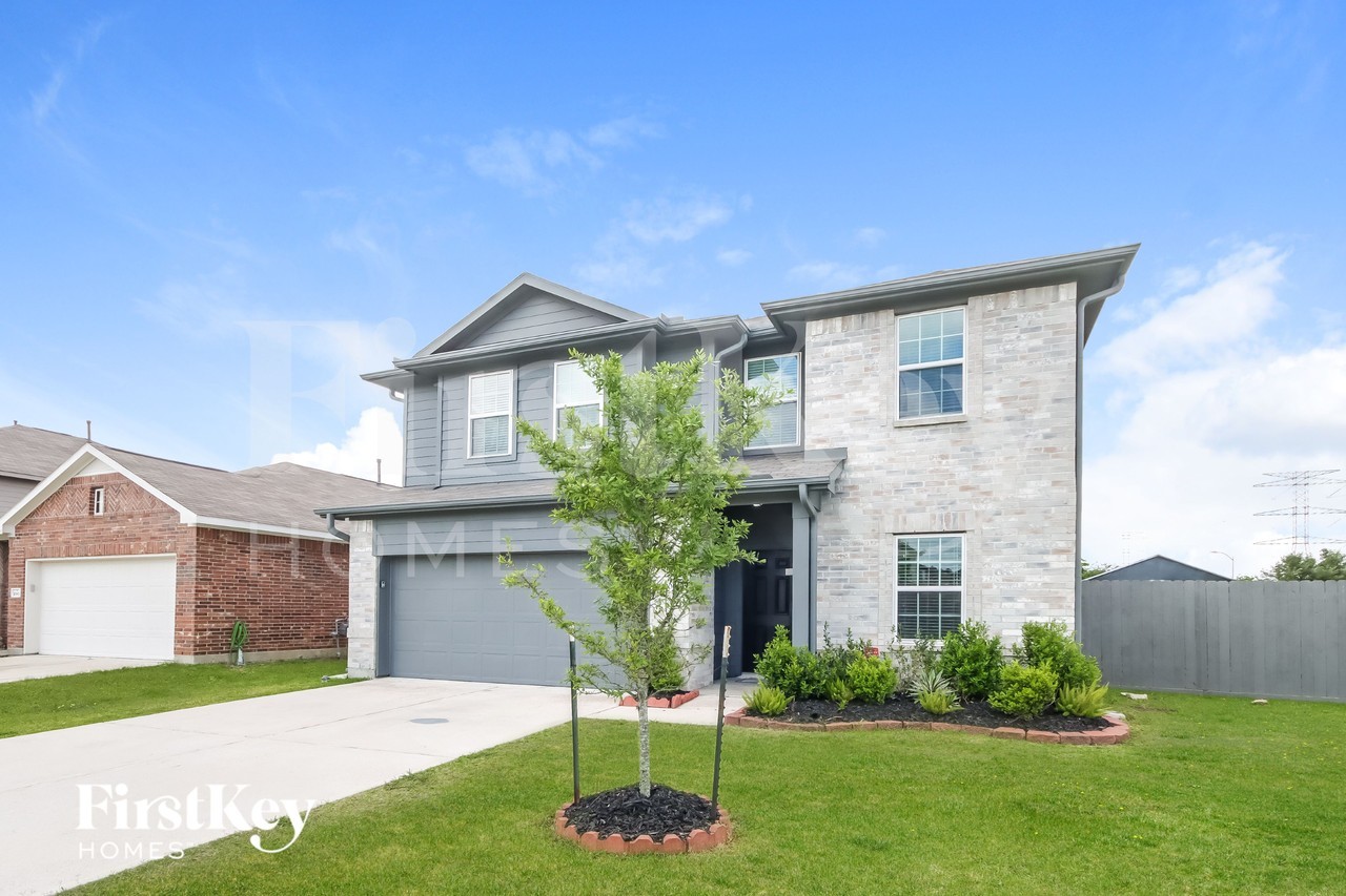 10002 Chase Ct - Photo 2 of 15