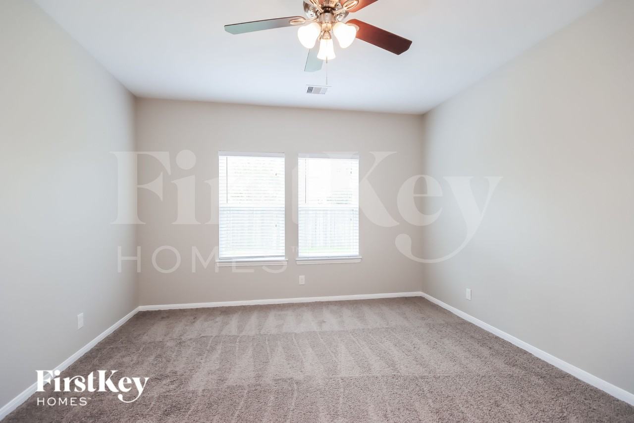 10002 Chase Ct - Photo 7 of 15