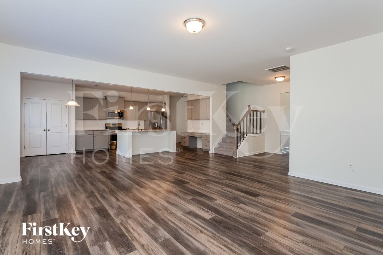 5521 Begonia St - Photo 3 of 15