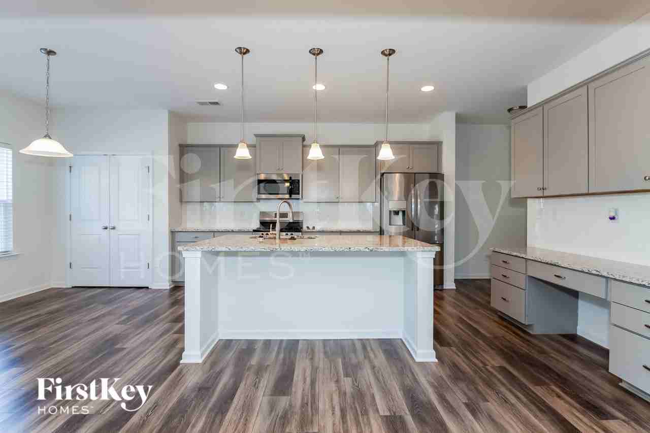 5521 Begonia St - Photo 5 of 15