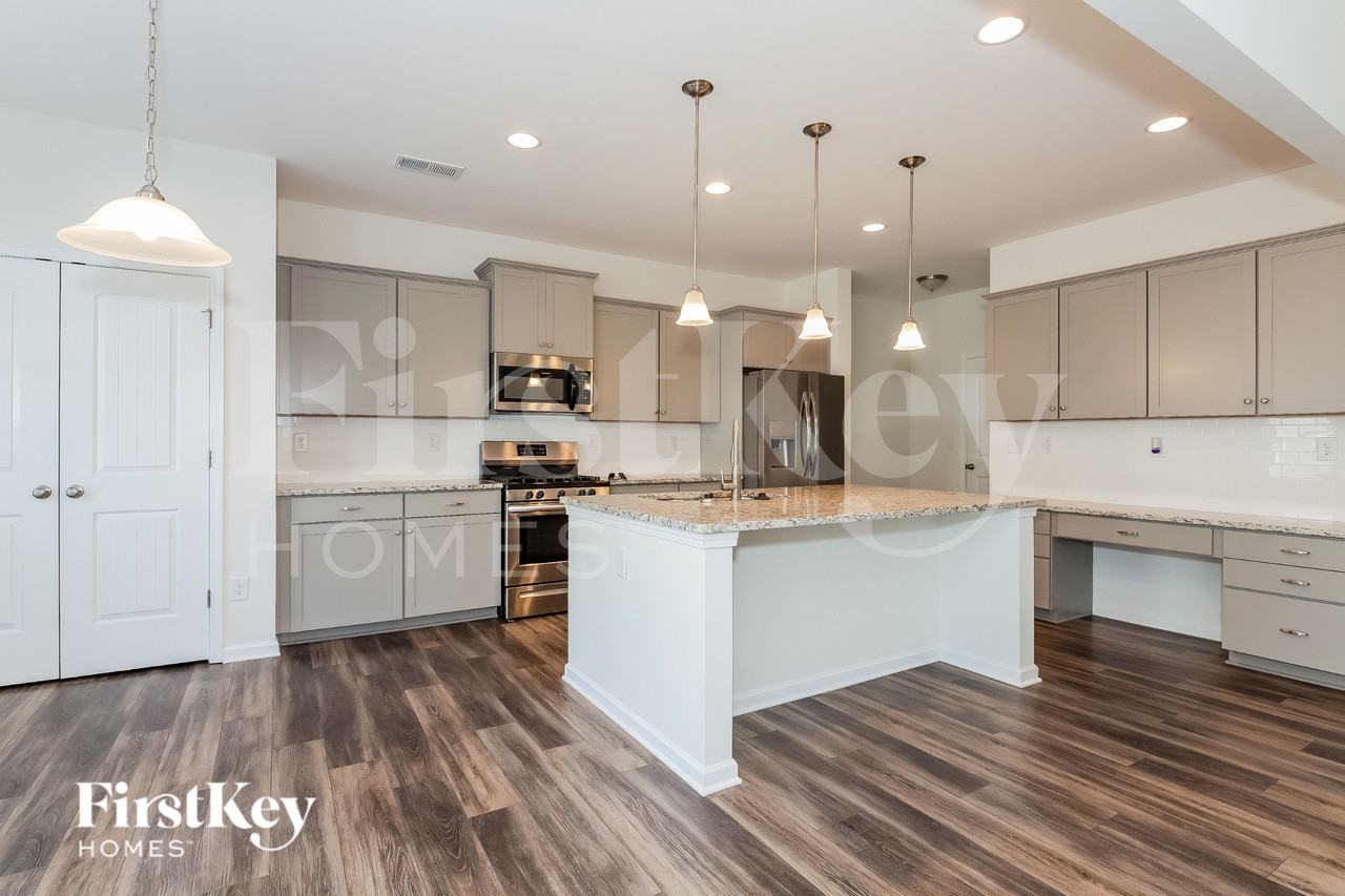 5521 Begonia St - Photo 6 of 15