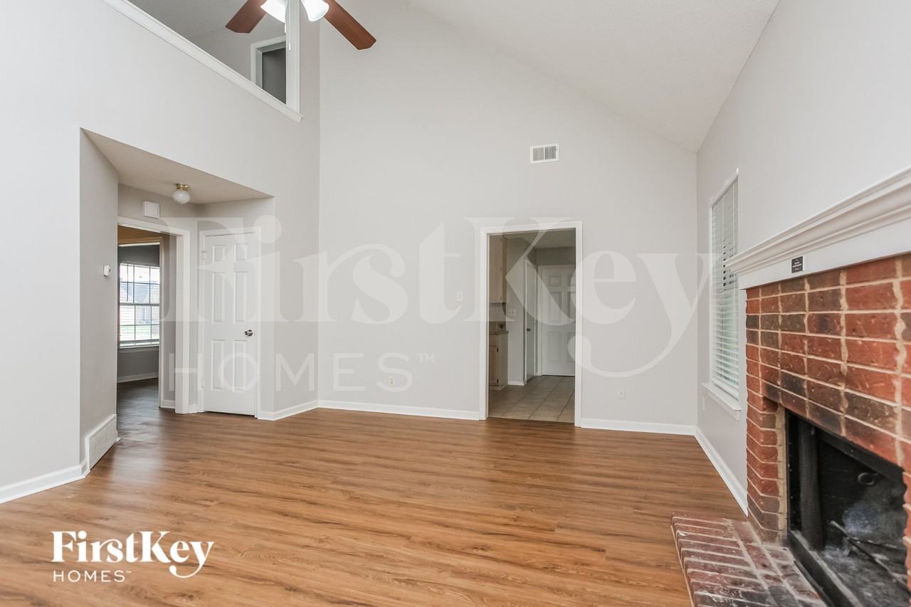 4381 Whispering Bend Dr - Photo 2 of 19