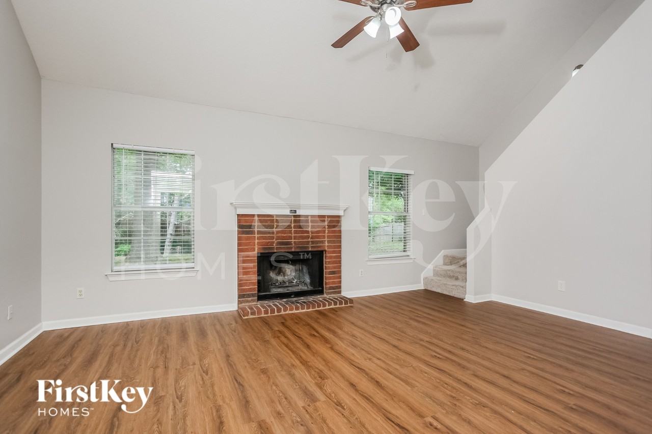 4381 Whispering Bend Dr - Photo 3 of 19