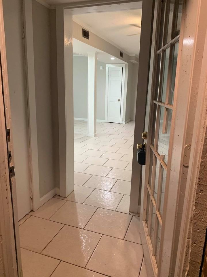 903 W Walnut St - Photo 4 of 9