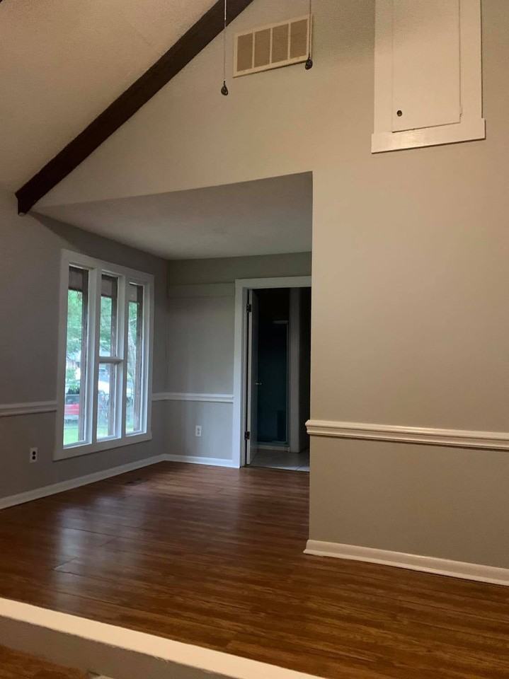 903 W Walnut St - Photo 7 of 9