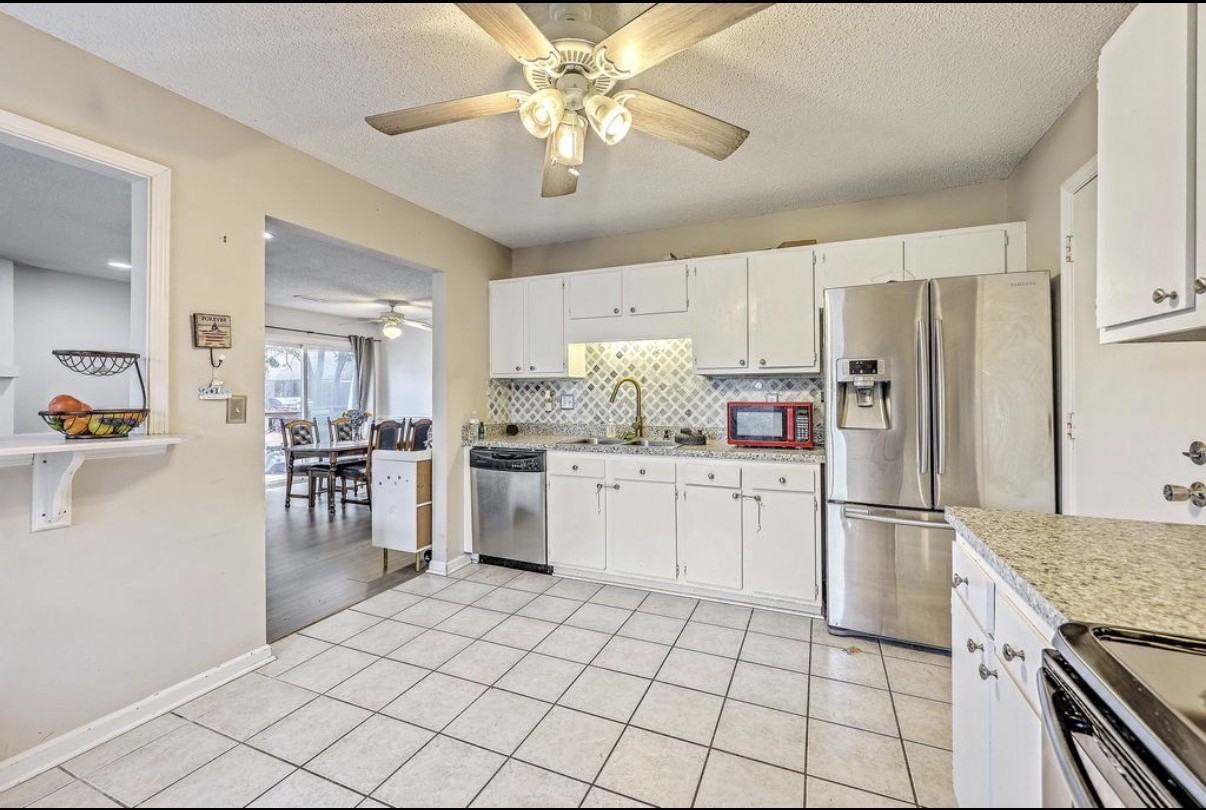 1841 Sundancer Ln - Photo 2 of 24