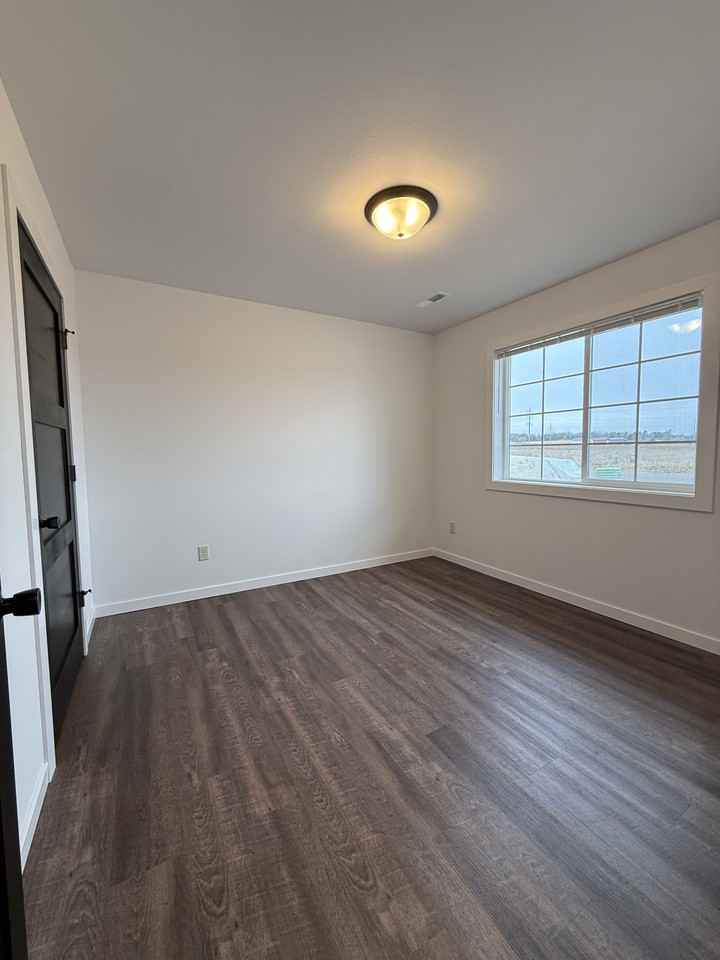 5469 164th St #5469 - Photo 3 of 18