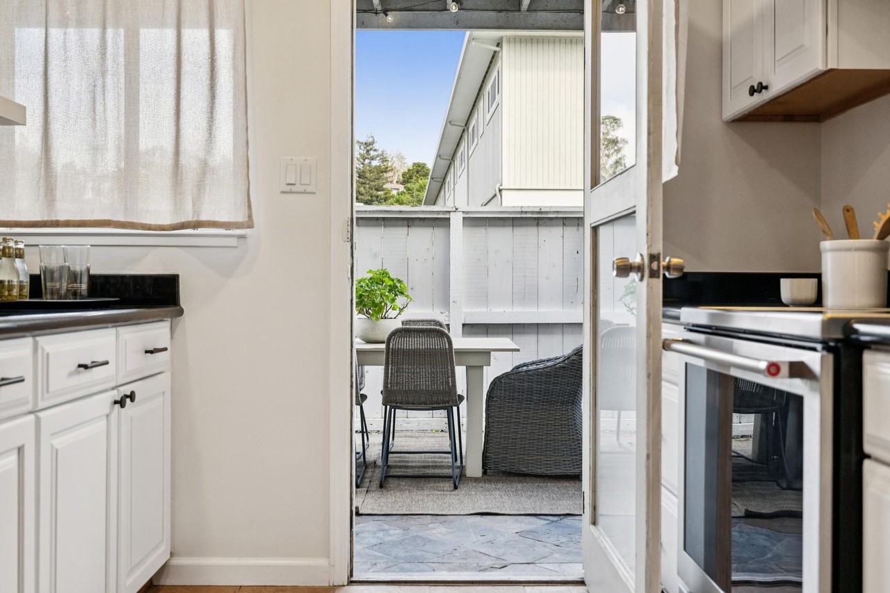 61 Pixley Ave #2 - Photo 5 of 20