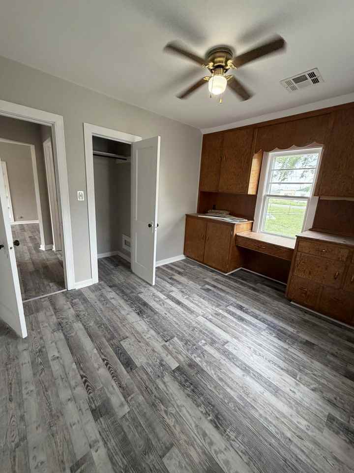 1904 Home Cir - Photo 2 of 3