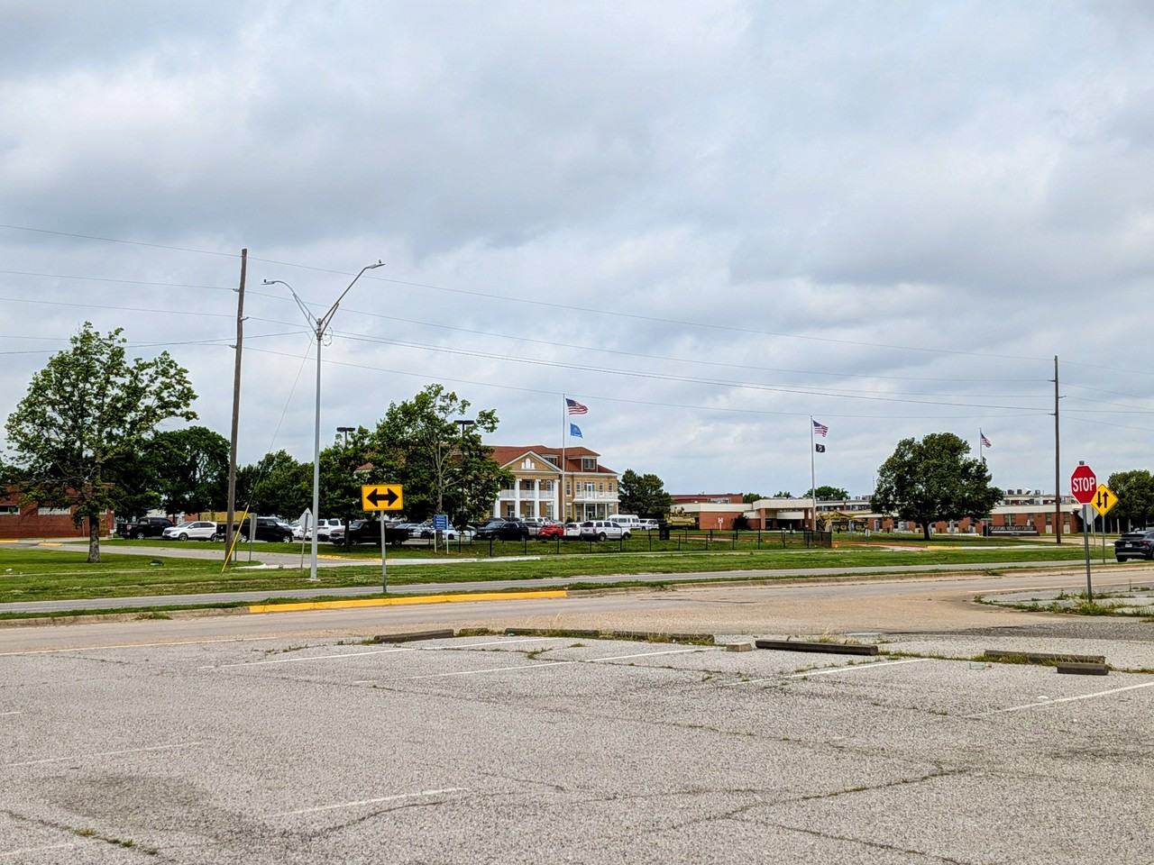 1106 S Commerce St - Photo 4 of 13