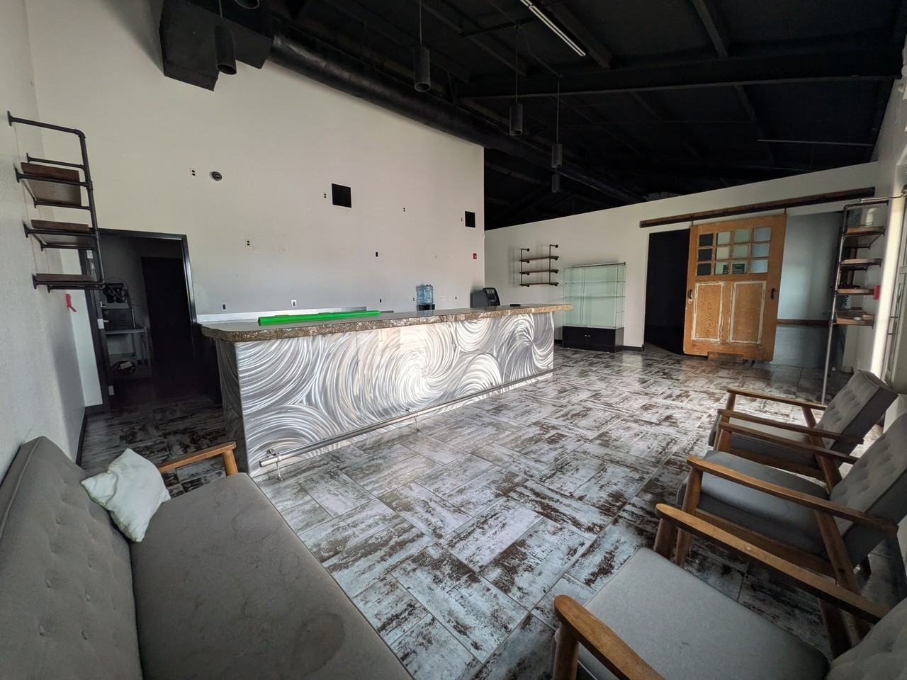 1106 S Commerce St - Photo 6 of 13